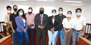 25 sept 2020 Surinaamse medische studenten uit Cuba vragen DNA- voorzitter financiele steun